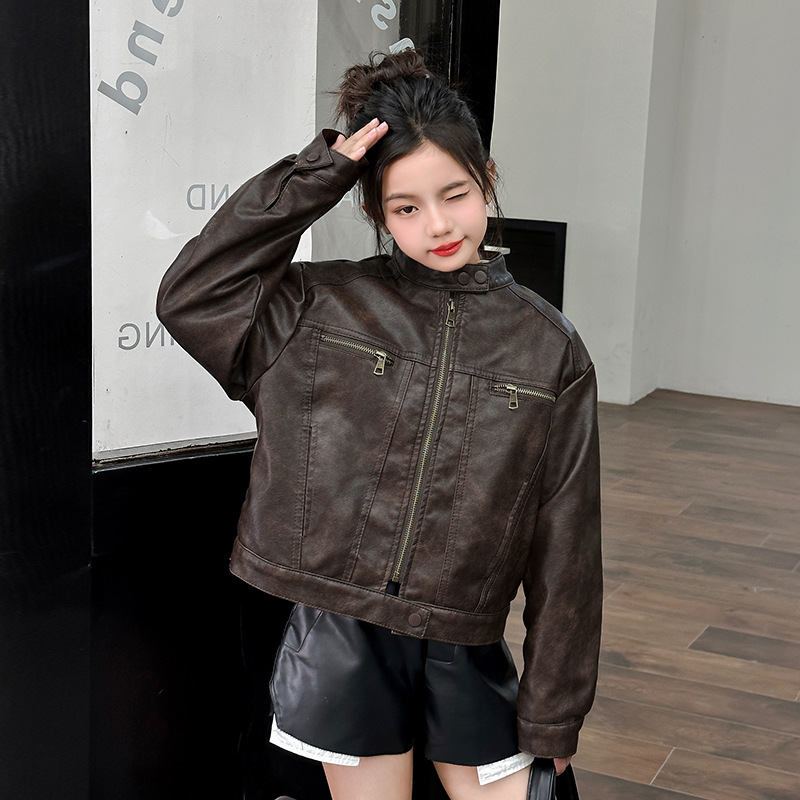 Streetwear Brand Logo Design - Abrigo impermeable a prueba de viento
