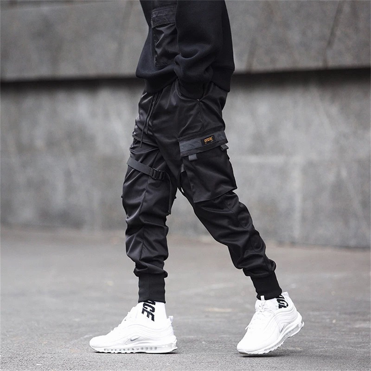 Pantalones Cargo negros de Hip - Gothic Streetwear Brand reseña y precio